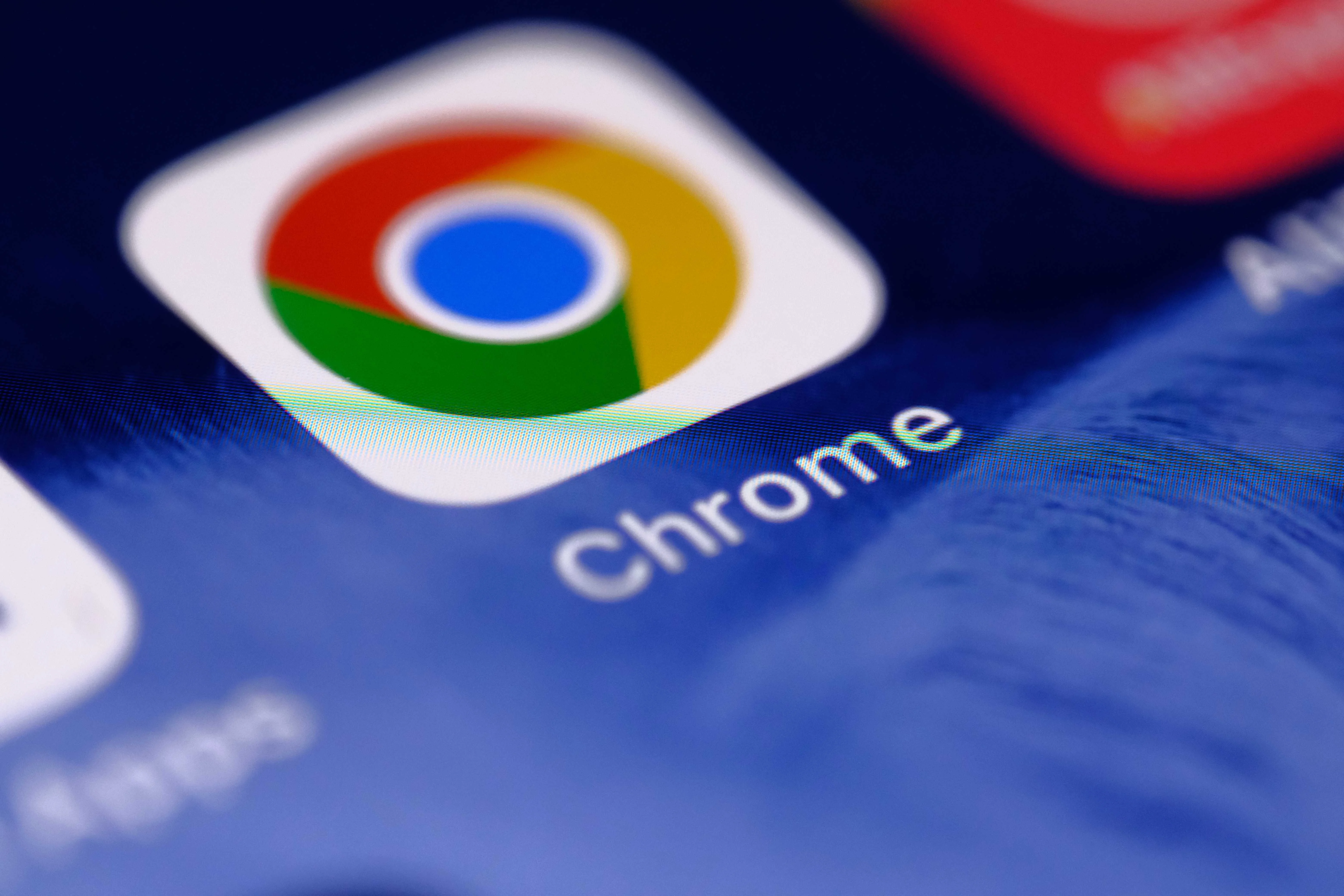 Exploiting Chrome's Patch Gaps: The Rise of the BlueMoon Toolkit