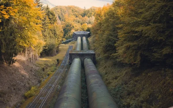 Enhancing Data Pipeline Efficiency with Netflix Maestro and Apache Iceberg